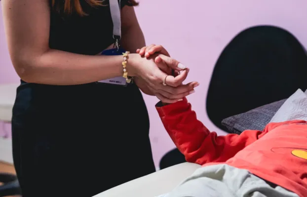 Otizmli Bir Çocuğa Ebeveynlik Yapmak: Ailelerle Yolculuğumuzdan İçgörüler ve Dersler