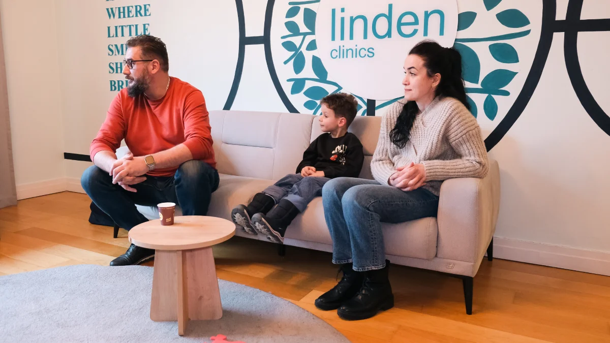Influența televiziunii și a comportamentelor de mediu asupra persoanelor cu autism: Perspective prin prisma terapiei cu celule stem